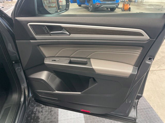 Certified 2023 Volkswagen Atlas SE AWD/4WD image 3
