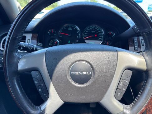 Used 2014 GMC Yukon Denali image 25