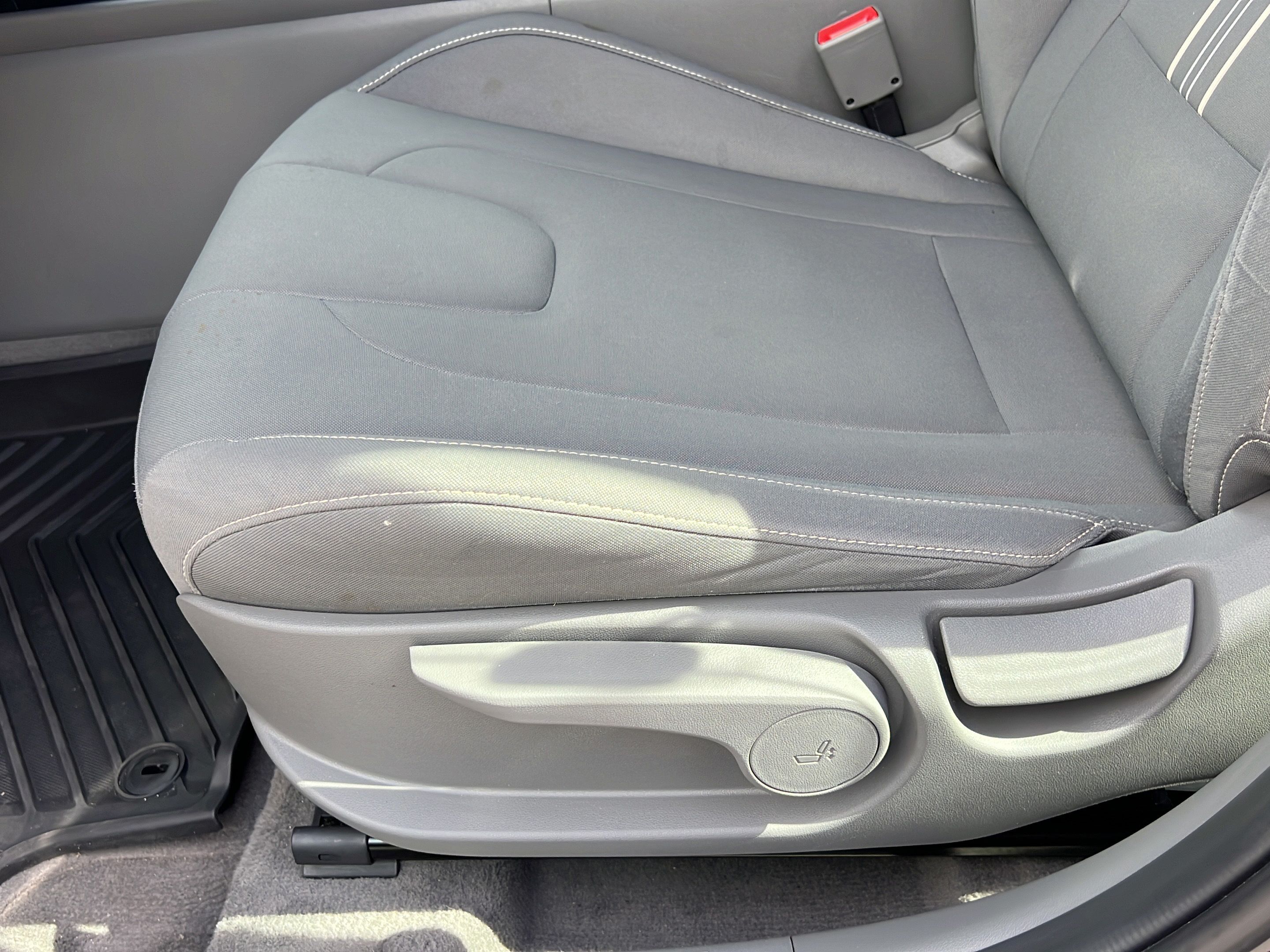 Used 2024 Hyundai Elantra SEL FWD image 14