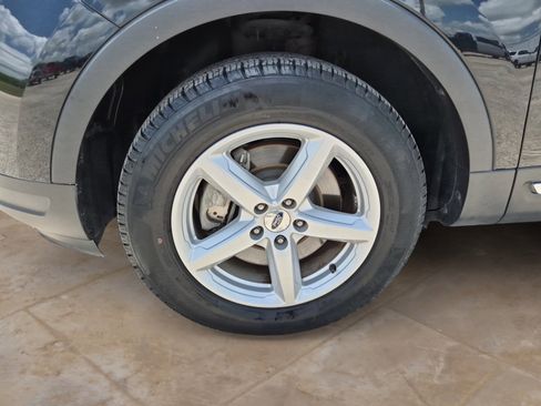 Used 2018 Ford Explorer XLT FWD image 25