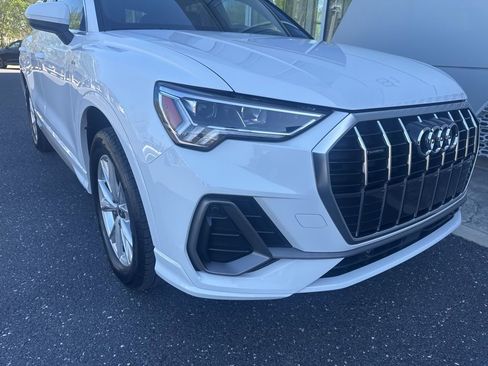 Used 2025 Audi Q3 2.0T Premium w/ Convenience Package AWD/4WD image 17