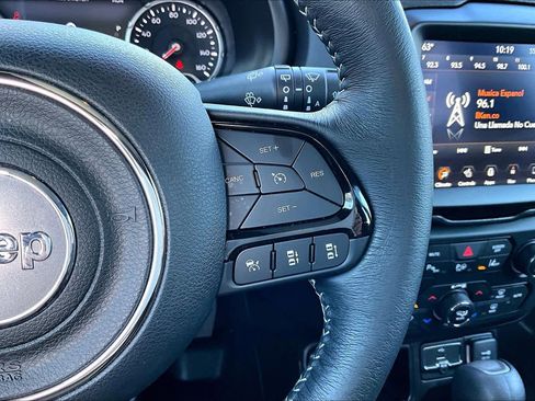 Used 2021 Jeep Renegade Latitude w/ Sun & Sound Group image 23