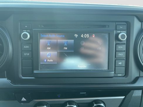 Used 2017 Toyota Tacoma SR image 20