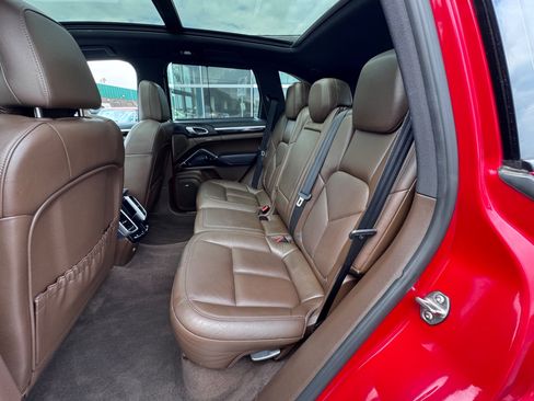 Used 2015 Porsche Cayenne S AWD/4WD image 7