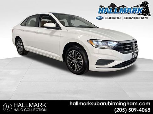 Used 2021 Volkswagen Jetta image 1