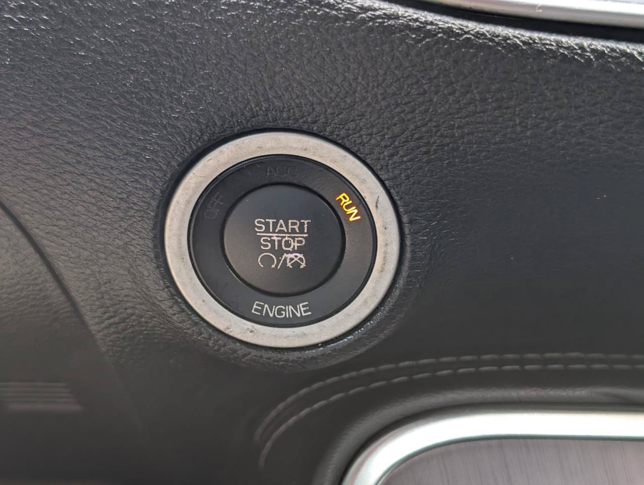 Used 2016 Dodge Challenger SXT RWD image 24