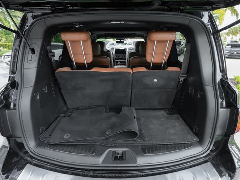 Used 2024 INFINITI QX80 Sensory image 42