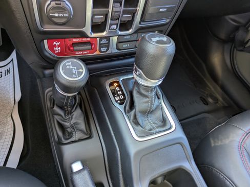 New 2025 Jeep Wrangler Rubicon image 15