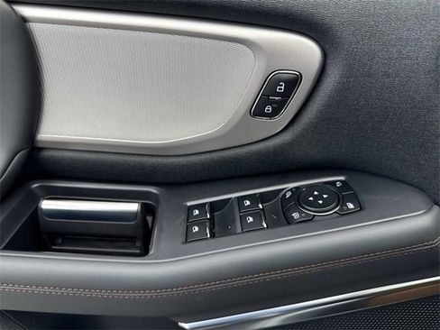 New 2025 Ford Expedition Active image 24