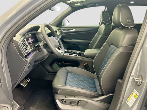 New 2026 Volkswagen Atlas Cross Sport SEL Premium R-Line AWD/4WD image 18