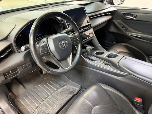 Used 2019 Toyota Avalon XSE w/ All Weather Liner Package FWD image 11