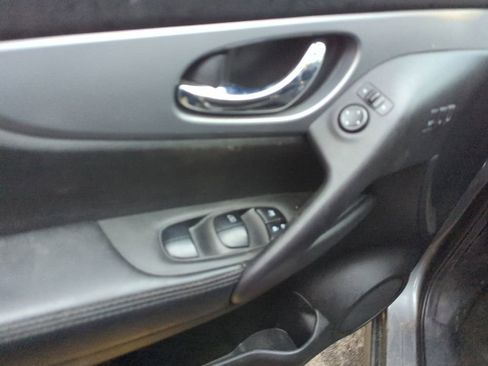 Used 2020 Nissan Rogue Sport SV w/ Technology Package image 8