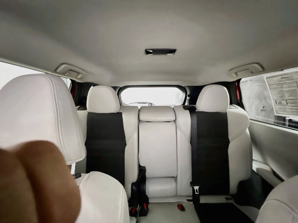 Used 2025 Mitsubishi Outlander SE FWD image 29