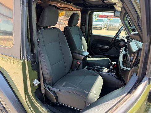 Used 2021 Jeep Wrangler Sport AWD/4WD image 21