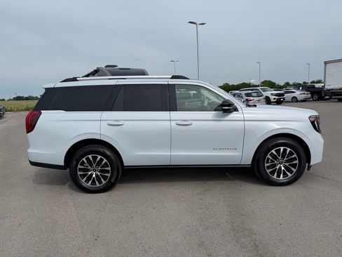Used 2025 Ford Expedition Platinum AWD/4WD image 33