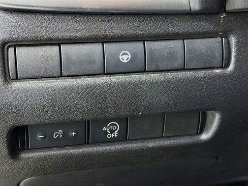 Used 2023 Nissan Rogue SV image 12