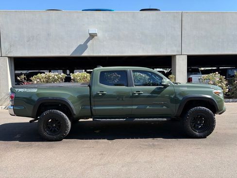 Used 2021 Toyota Tacoma TRD Off-Road AWD/4WD image 3