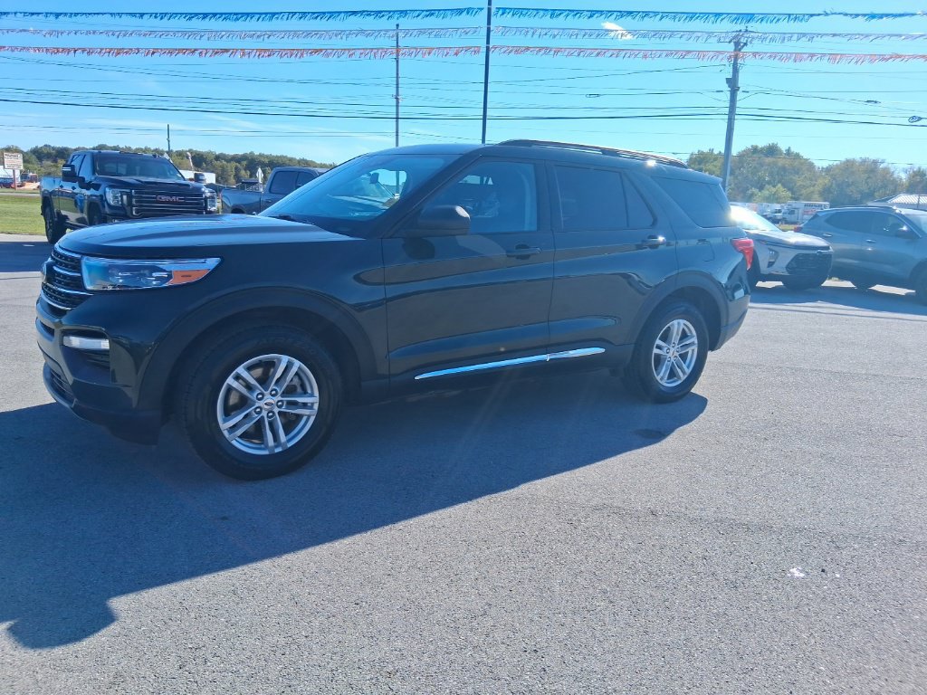 Used 2023 Ford Explorer XLT AWD/4WD image 33