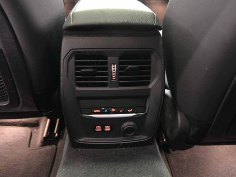 Used 2020 BMW 330i Sedan w/ M Sport Package RWD image 9