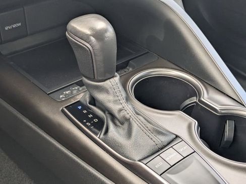 Used 2024 Toyota Camry SE FWD image 22