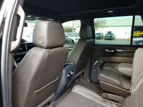 Used 2023 GMC Yukon Denali image 9