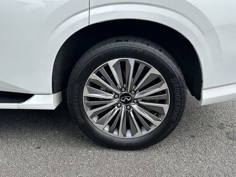 Used 2025 INFINITI QX80 Sensory AWD/4WD image 22