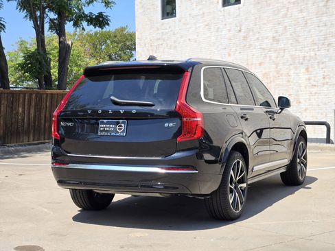 Certified 2025 Volvo XC90 B5 Plus w/ Protection Package Premier image 9