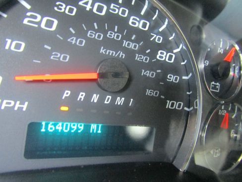 Used 2019 Chevrolet Express 2500 w/ Driver Convenience Package image 2