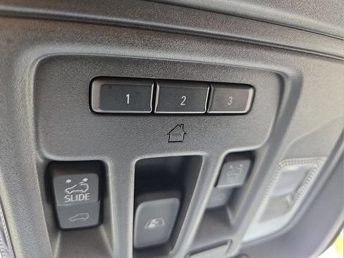 Used 2025 Chevrolet Silverado 1500 High Country w/ Technology Package AWD/4WD image 23