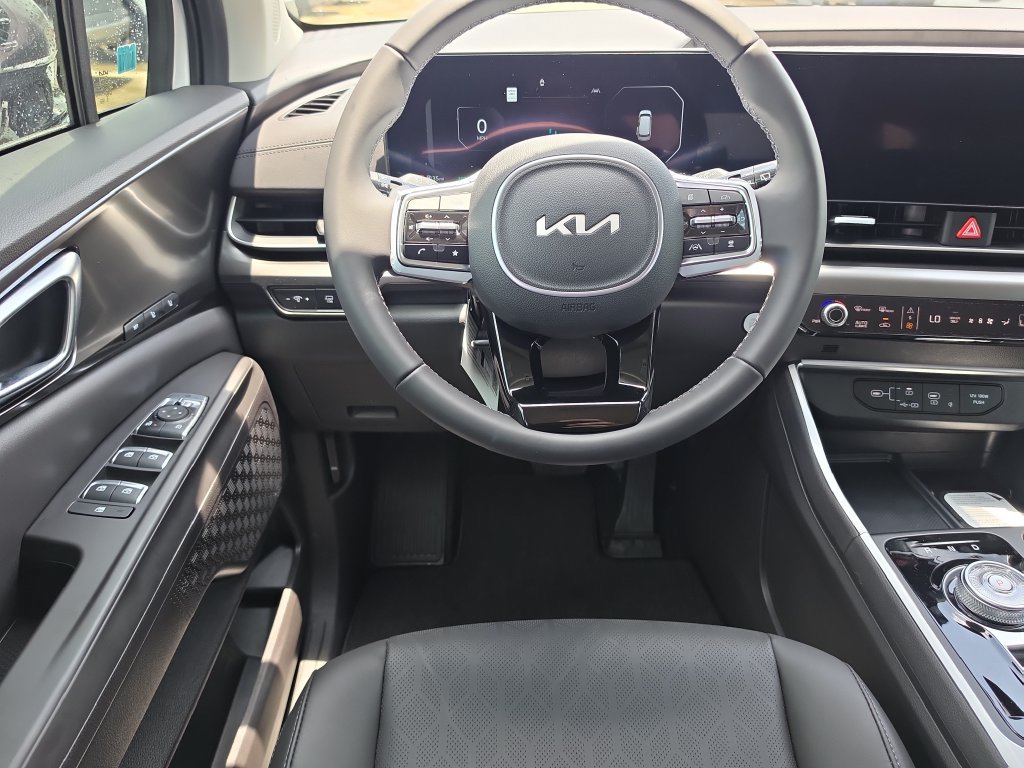 New 2026 Kia Carnival SX w/ SX Dark Edition Package FWD image 14