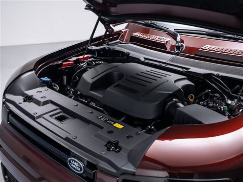 New 2026 Land Rover Defender 130 X-Dynamic SE image 10