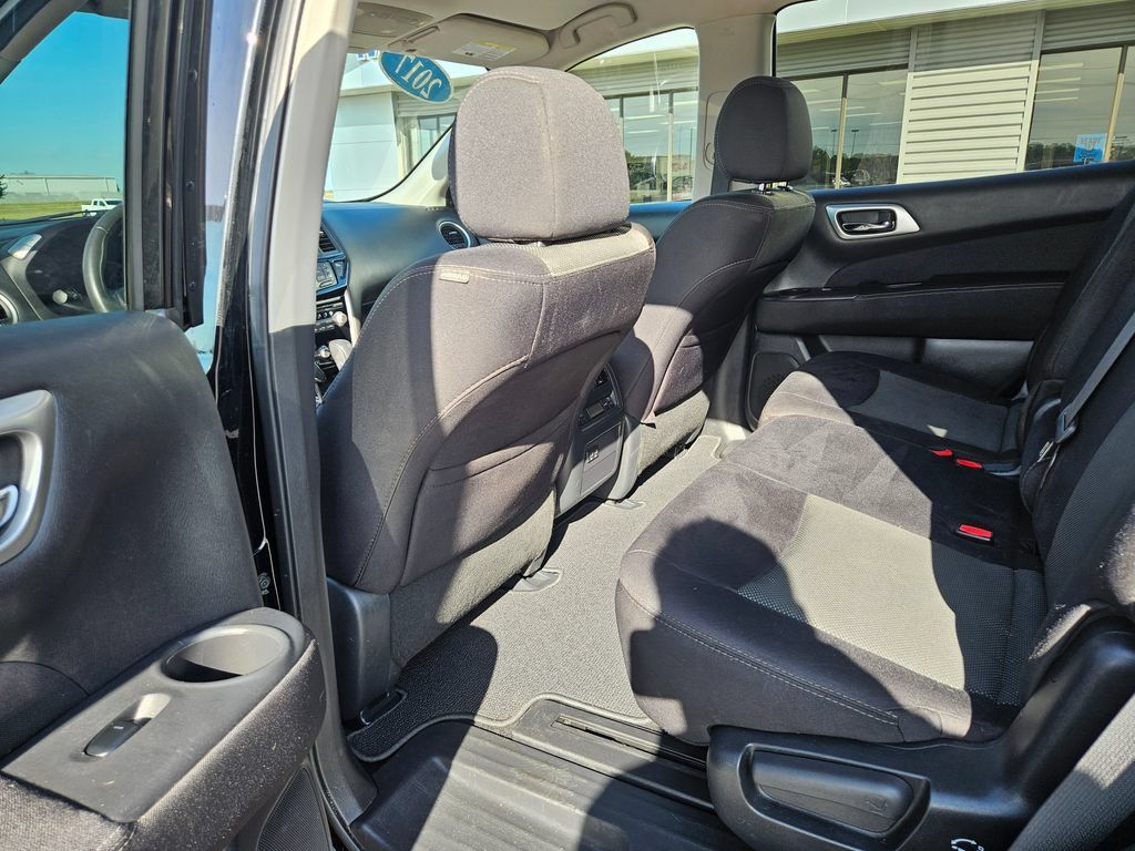 Used 2017 Nissan Pathfinder SV w/ SV Tech Package AWD/4WD image 19
