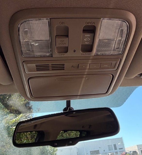 Used 2015 Honda Pilot Touring image 21