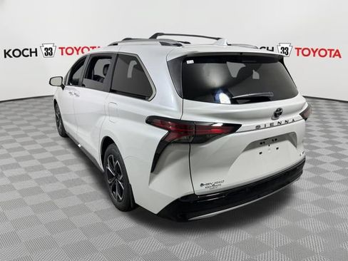 New 2026 Toyota Sienna Platinum AWD/4WD image 6
