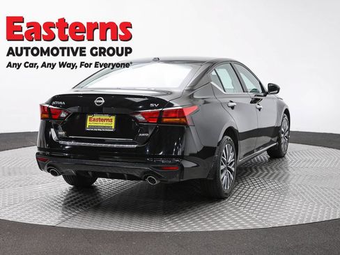 Used 2023 Nissan Altima 2.5 SV w/ SV Premium Package AWD/4WD image 5