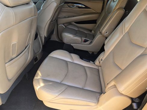 Used 2018 Cadillac Escalade ESV Platinum image 28