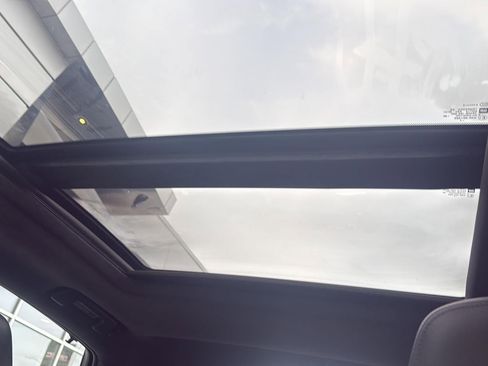 Used 2015 Cadillac XTS Platinum image 21