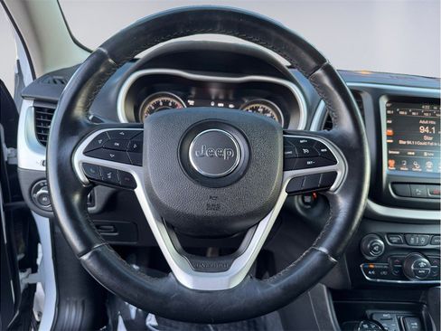 Used 2018 Jeep Cherokee Trailhawk w/ Trailer Tow Group image 13