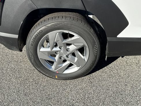 Used 2026 Hyundai Kona SE FWD image 17