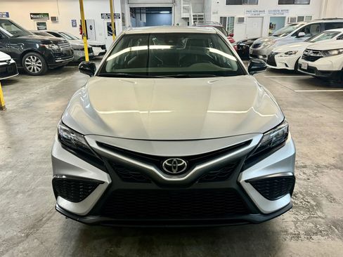 Used 2023 Toyota Camry SE image 2