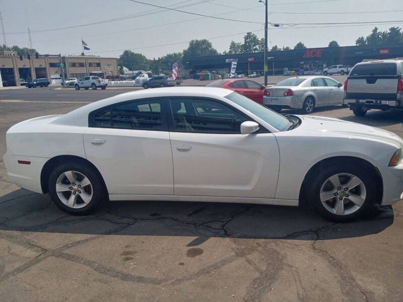 Used 2011 Dodge Charger SE RWD image 7