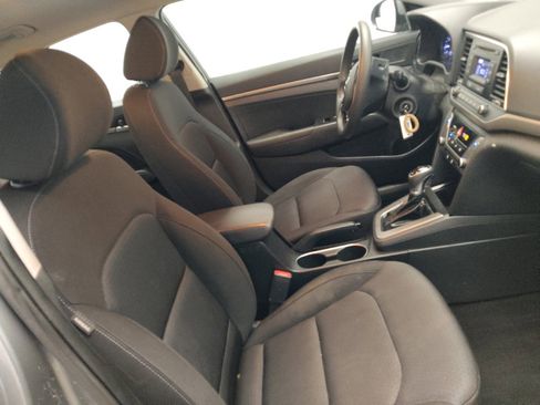 Used 2018 Hyundai Elantra SE FWD image 21