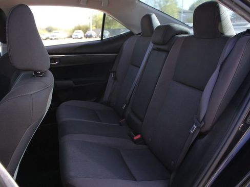 Used 2017 Toyota Corolla LE image 28