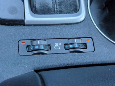 Used 2016 Toyota Highlander Limited FWD image 23