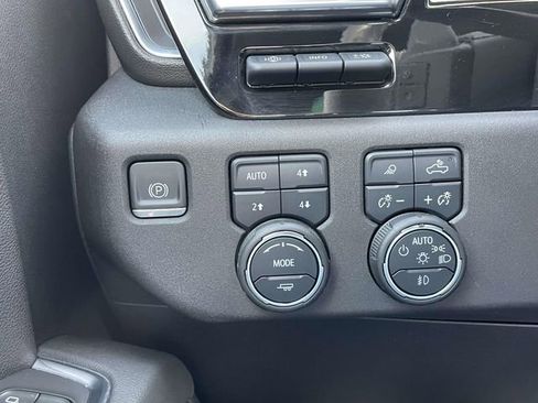 Certified 2023 Chevrolet Silverado 1500 High Country w/ Technology Package image 26