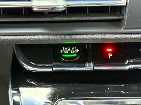 Used 2023 Lincoln Corsair AWD w/ Equipment Group 101A image 28