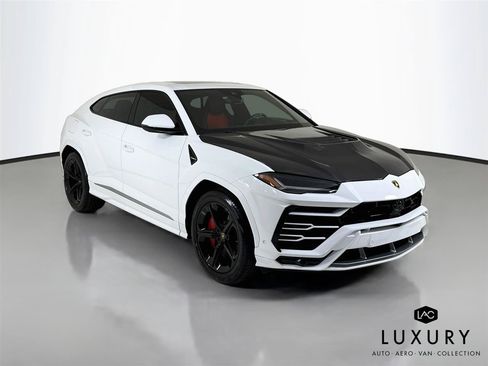 Used 2020 Lamborghini Urus AWD/4WD image 3