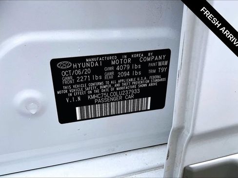 Used 2020 Hyundai Ioniq SE FWD image 17