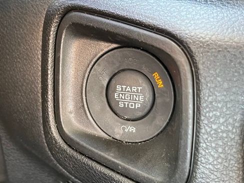 Used 2024 Jeep Wrangler Unlimited image 23