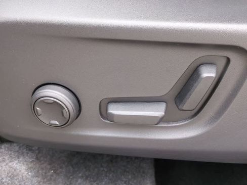 New 2026 Volvo XC40 B5 Ultra w/ Protection Package Premier image 16